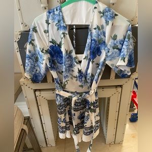 Women’s Blue Floral Romper Size Small